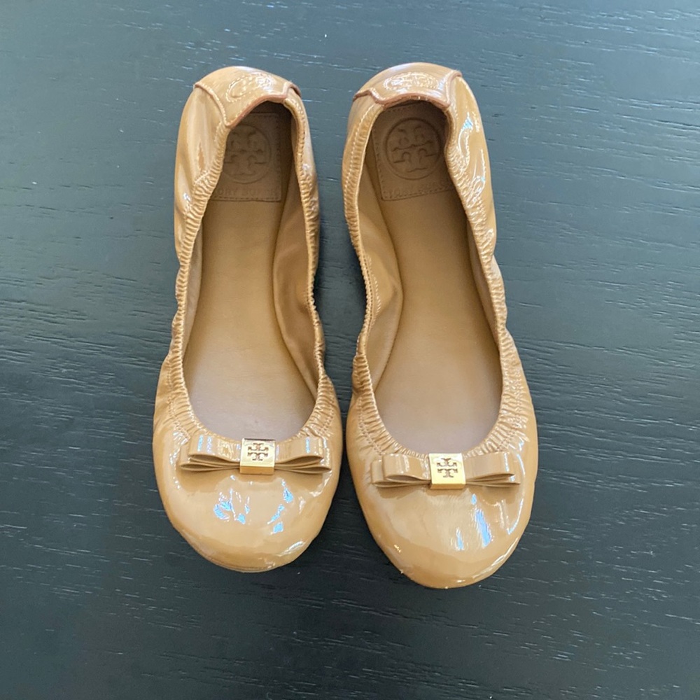 Tan Tory Burch ballet flats